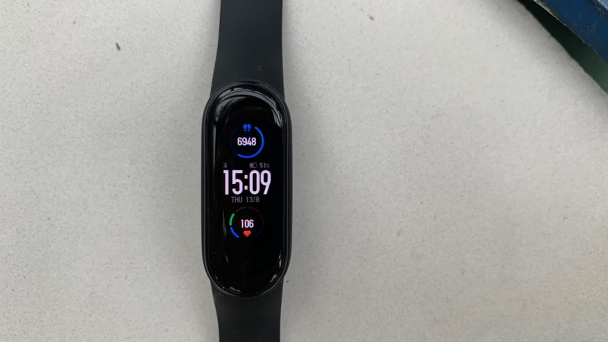 Xiaomi Mi Smart Band 5 review: budget band bosses the basics