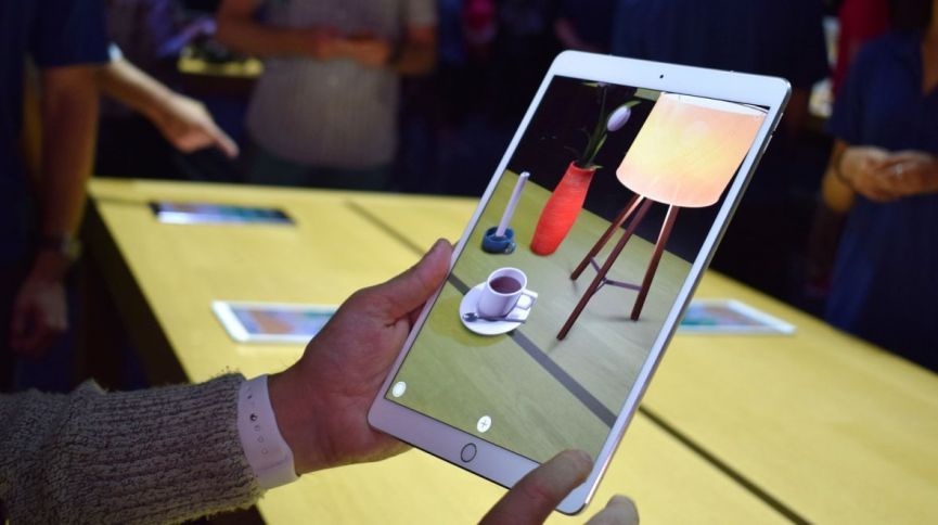 Apple's testing multiple AR headsets, as IDC predicts boom times ahead