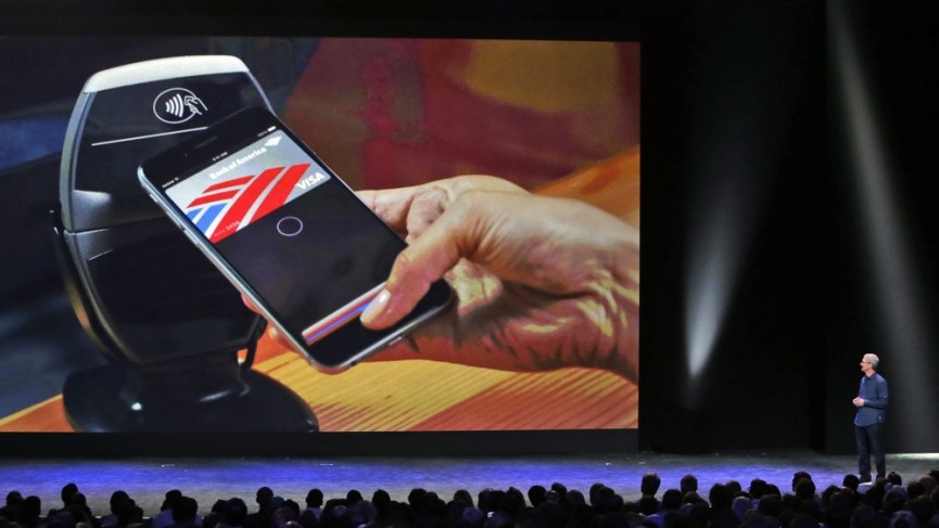 applepay-tim-cook-1411131269-pWr2-column-width-inline