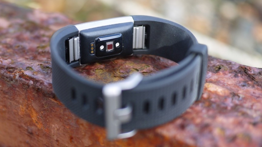 Fitbit Charge 2 v Garmin Vivosmart HR+