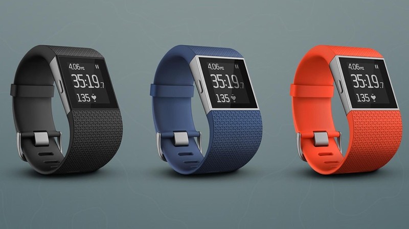 fitbit-surge-charge-charge-hr-01-1414514051-x7Sq-column-width-inline