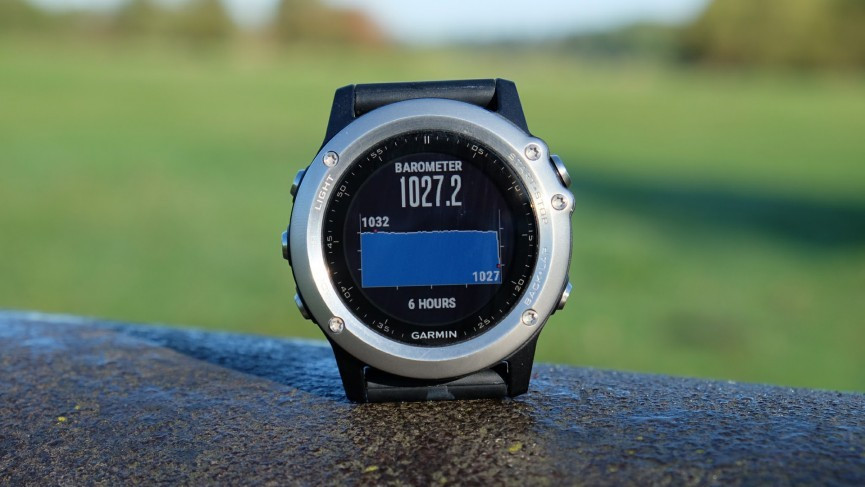 TomTom Adventurer v Garmin Fenix 3