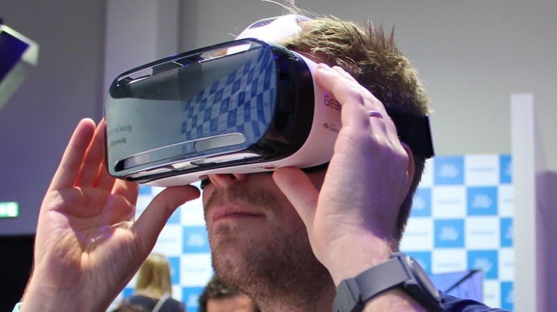 gear-vr-1409932916-h5ZQ-column-width-inline
