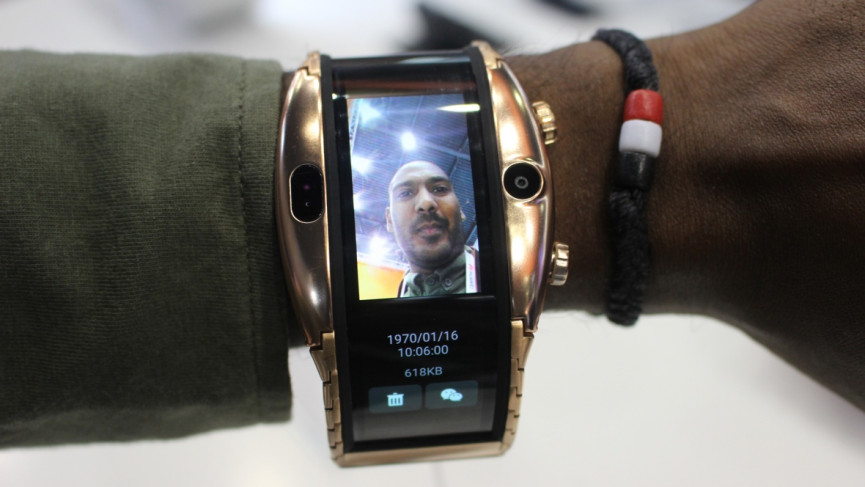 Nubia Alpha first look: A bonkers bendy smartwatch that's not actually that bendy