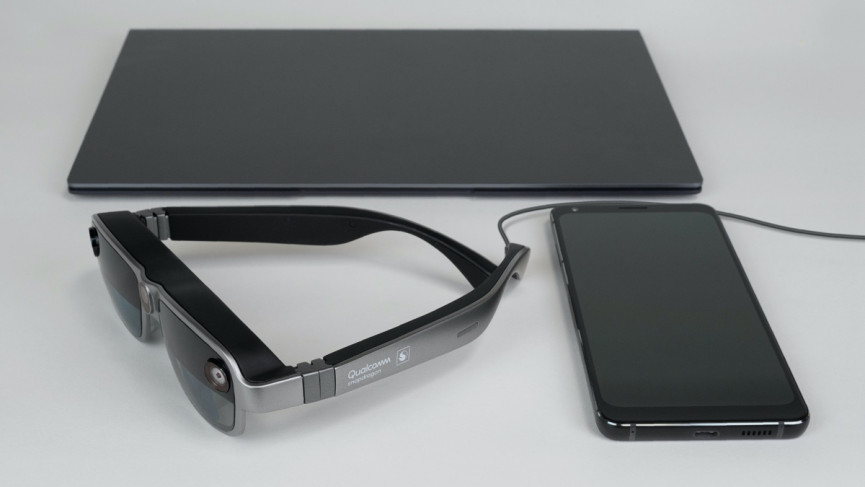 Qualcomm unveils smartglasses reference hardware