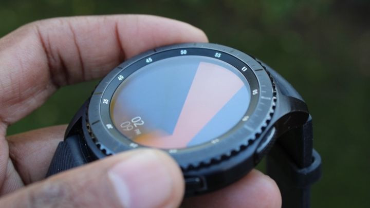 Apple watchOS v Samsung Tizen: Battle of the smartwatch platforms
