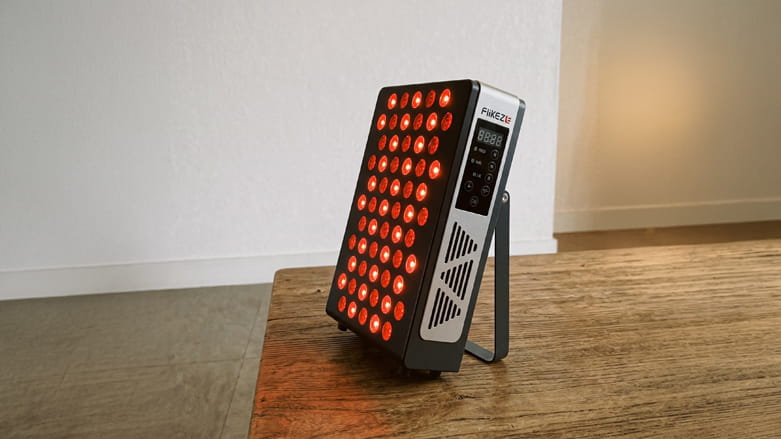 Flikeze SpectraPanel Elite 60 on table