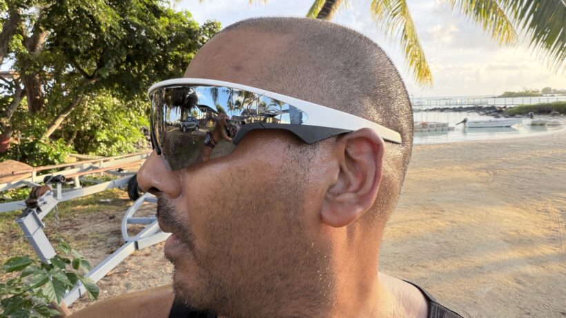 oakley meta vanguard side on head