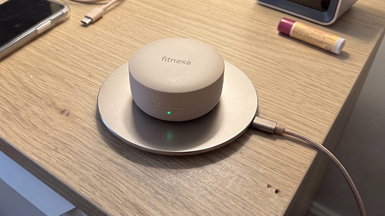 Charging Fitnexa SomniPods 3