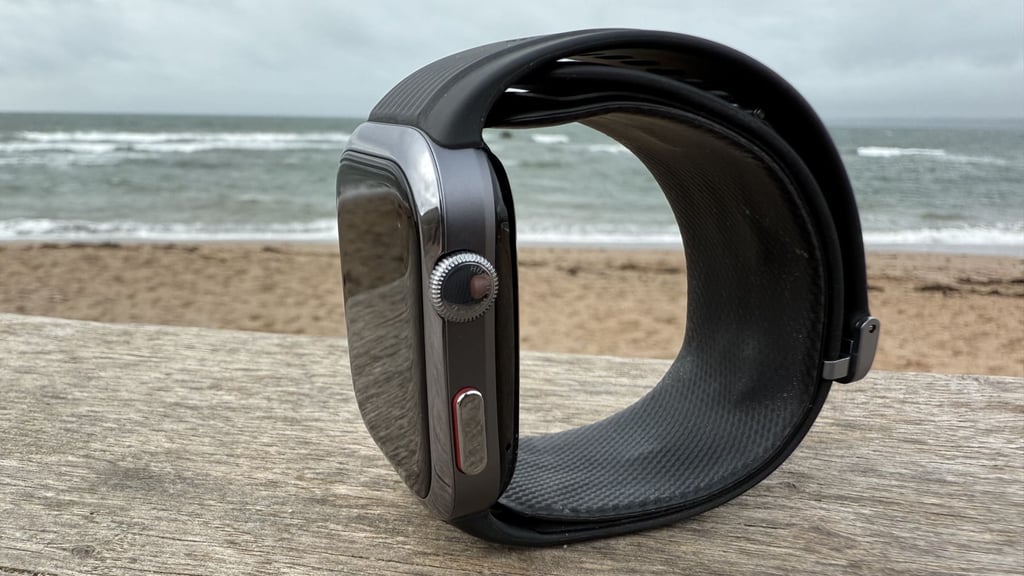 huawei watch d2 side on view
