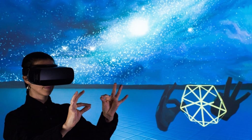 About to buy a PlayStation VR? Stop/ wait/ maybe get a mobile headset instead