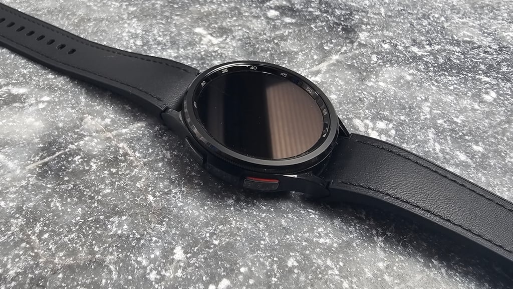 How to turn on/off Samsung Galaxy Watch photo 2