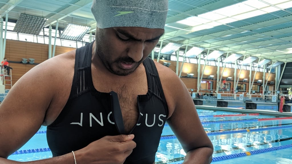 I studied my swimming technique with a wearable that lives on your back
