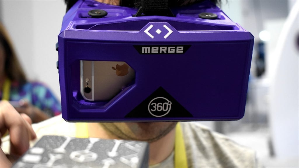 Merge VR's Holo Cube let me play Minecraft in the palm of my hand