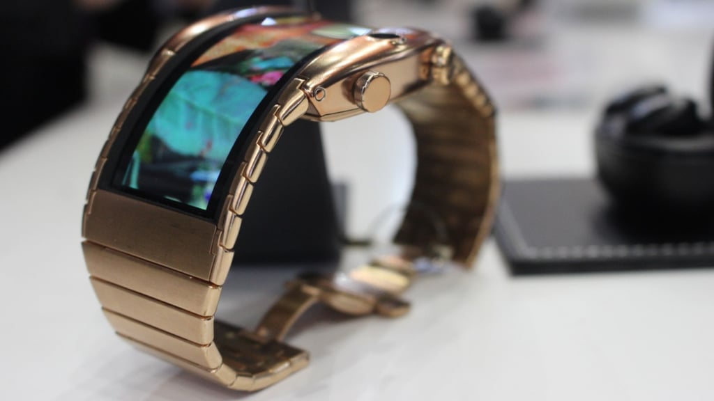 Nubia Alpha first look: A bonkers bendy smartwatch that's not actually that bendy