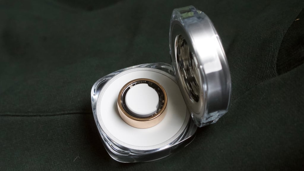 Luna smart ring charging case
