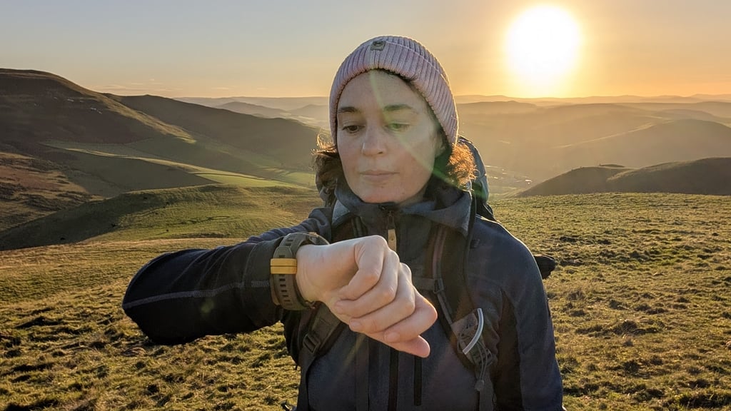 garmin-instinct-crossover-amoled-front-on-full-shot