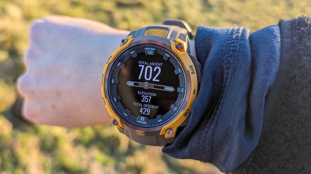 hiking workout on a garmin smartwatch showing elevation data