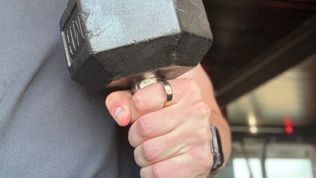 oura ring 5 dumbbell front