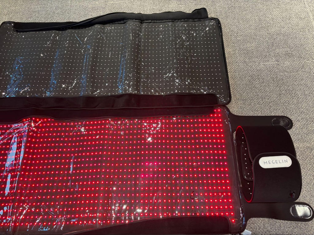 Megelin red light therapy bag on