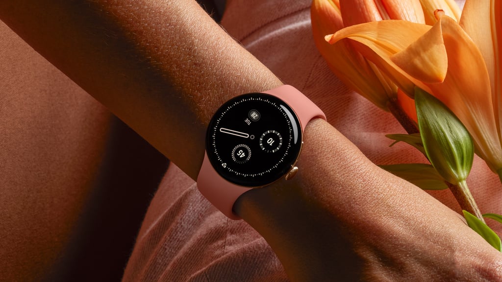 google pixel watch 5 lifestyle woman