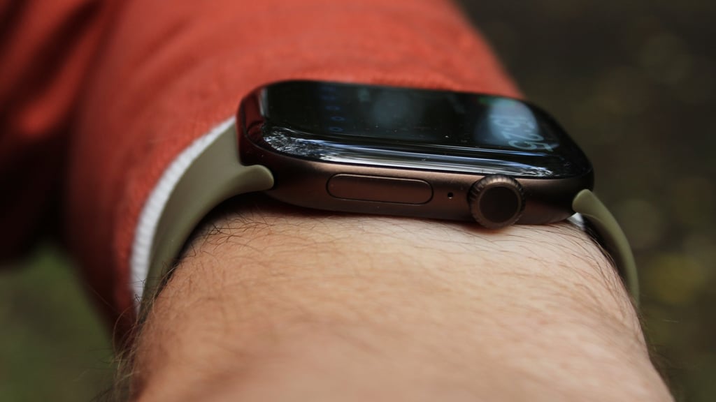 apple watch series 12 side on wrist