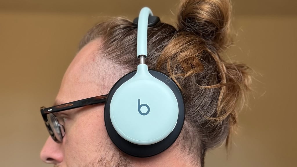 beats 360 ultraplush black