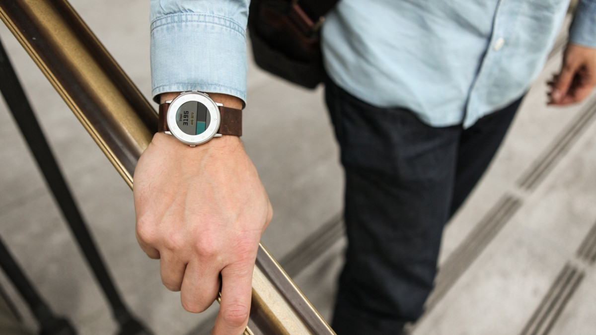Pebble Time gets Health watch faces and quick messages