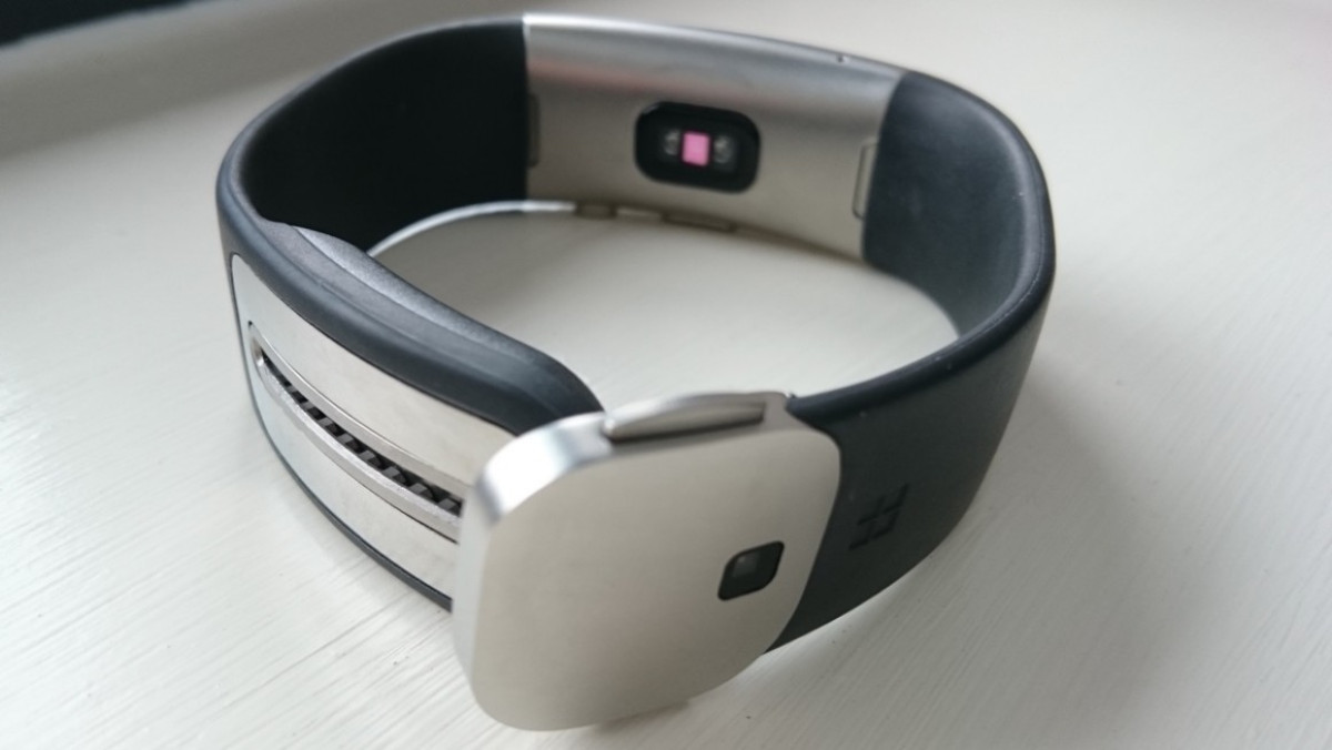 Microsoft Band 2 tears it up with new tougher strap