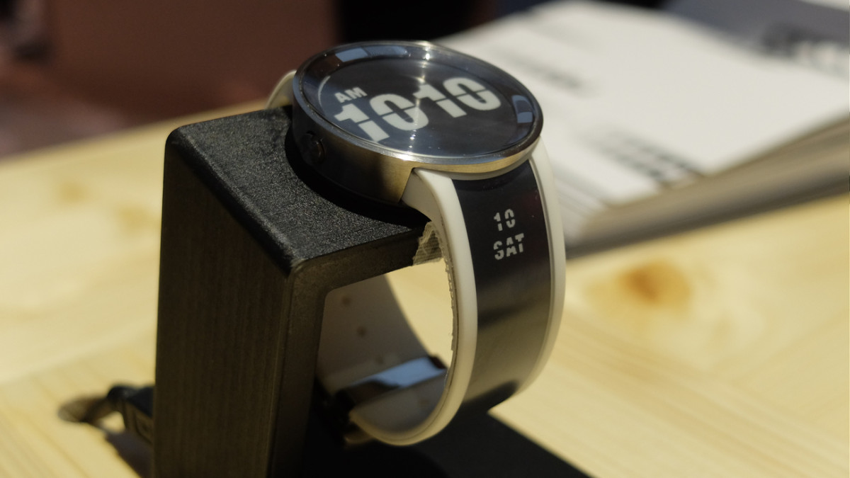 Sony FES Watch U: With more smarts, this e-paper accessory could be truly awesome