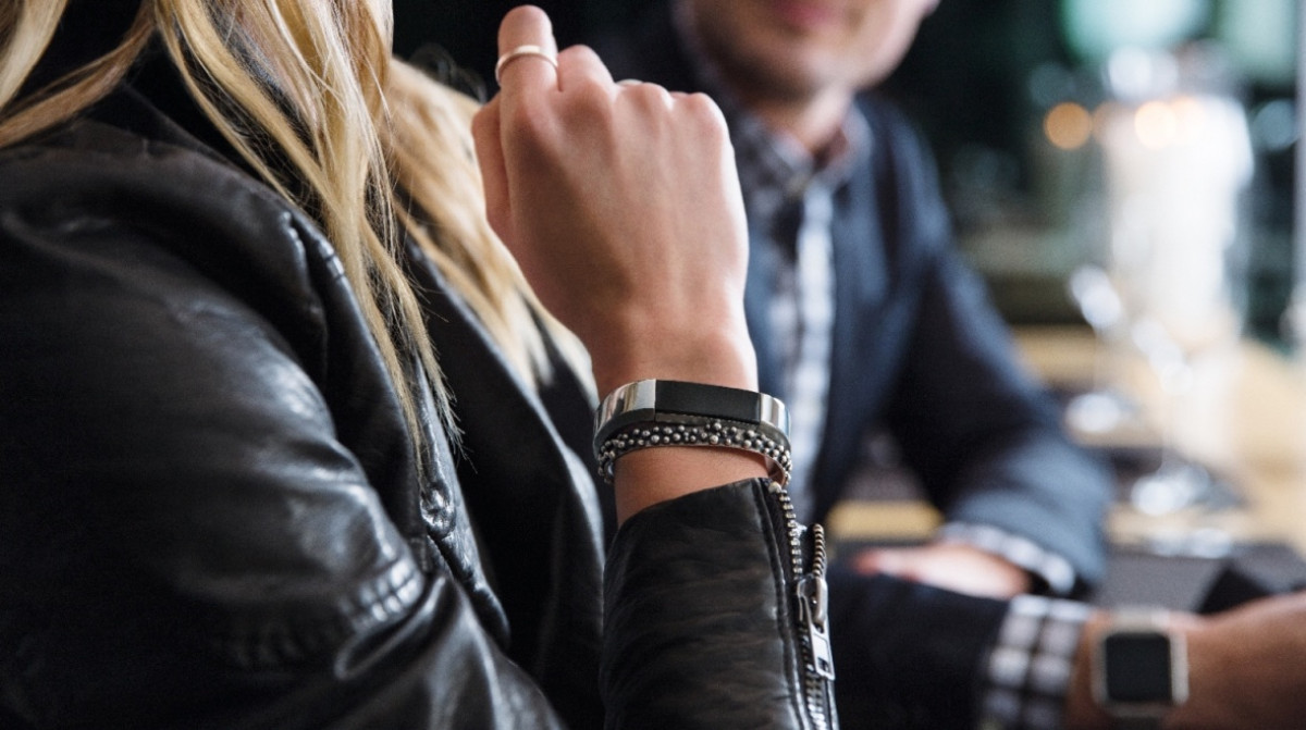 Another dubious study claims fitness trackers don't help you shape up