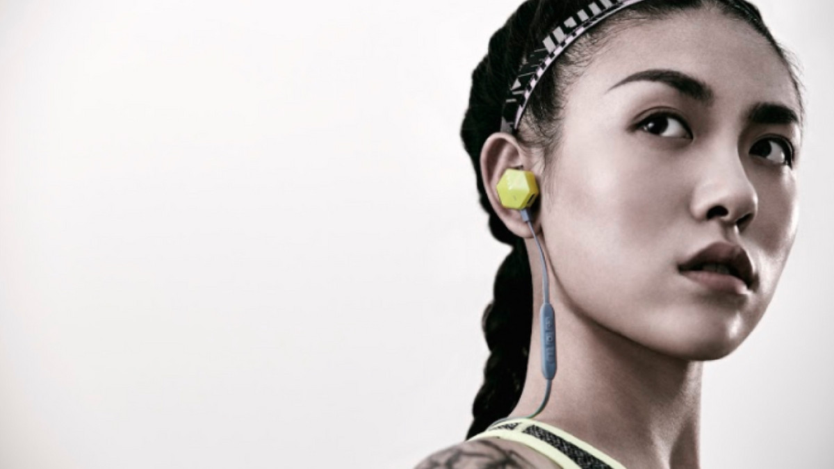 Carat wireless sport earphones promise to coach you like a pro