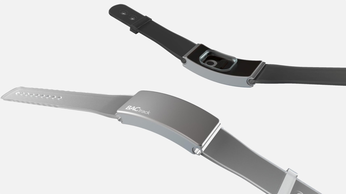 Bactrack's wearable will tell you how drunk you are