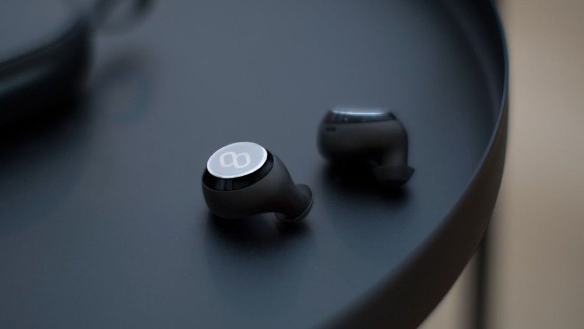 Mymanu Clik smart earbuds are coming to translate languages in real time