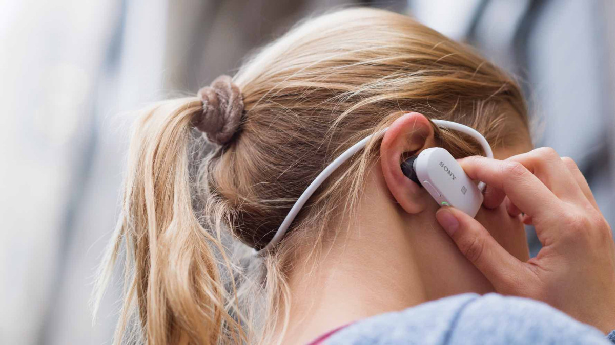 Sony Smart B-Trainer is a wearable Walkman with tracking tricks