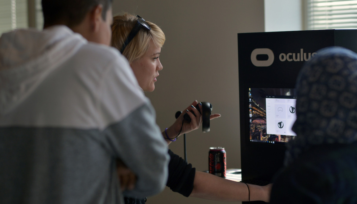 Oculus is making VR free to use by putting Rifts in a bunch of libraries