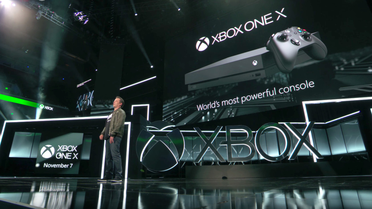 As Sony doubles down on VR, Microsoft must clear up its mixed messaging