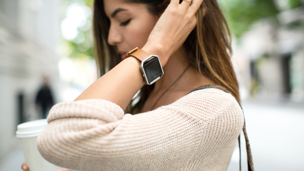 Fitbit's smartwatch will launch with an app platform after all, powered by Pebble