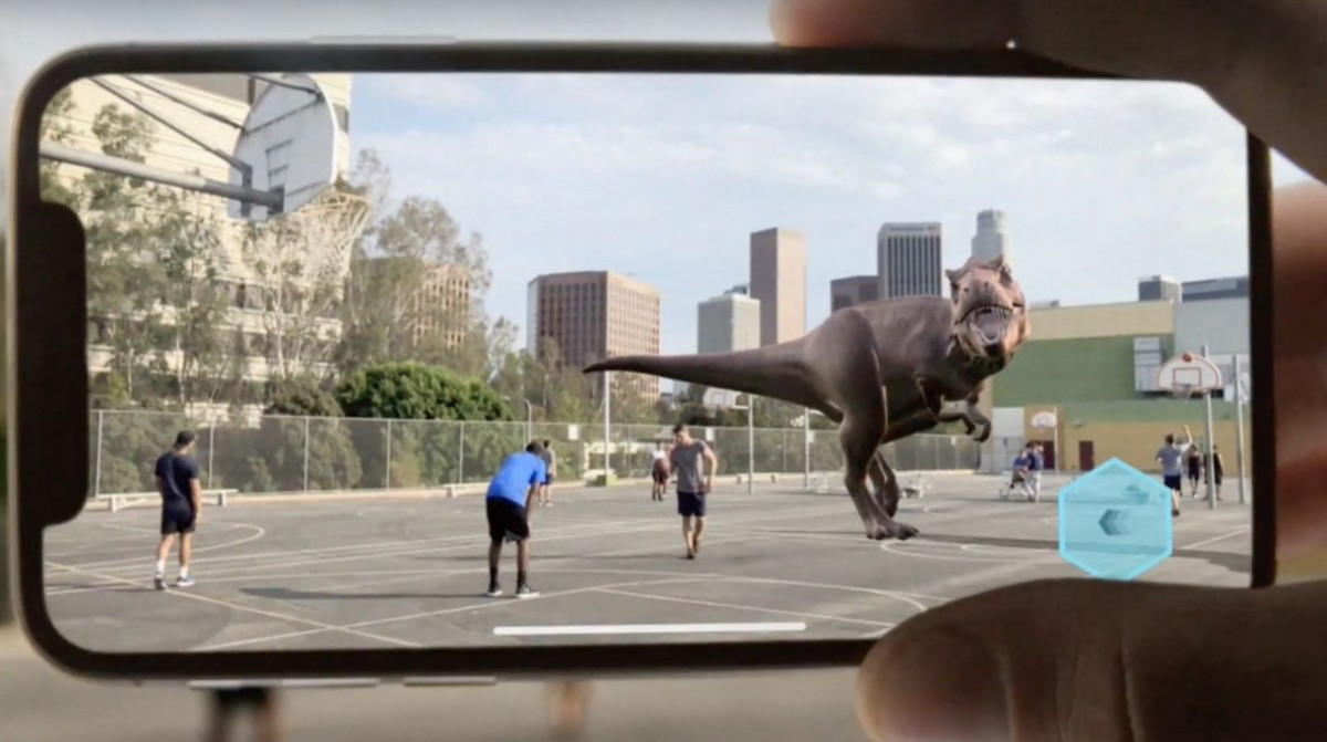 Apple working on an AR headset powered by rOS for release in 2020, claims report
