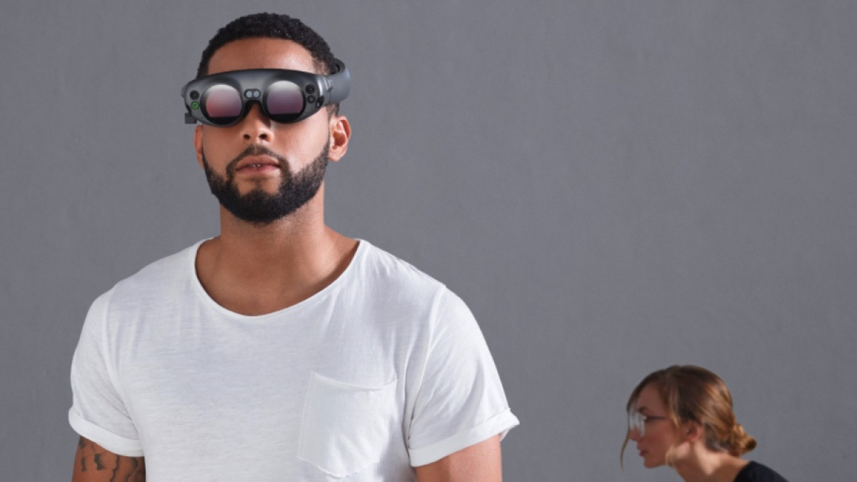 Magic Leap's mixed reality glasses are real and shipping next year
