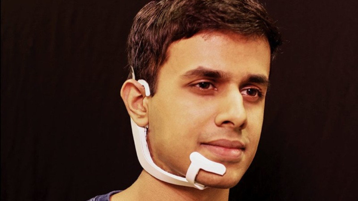 This headset lets you talk to your computer with your mind