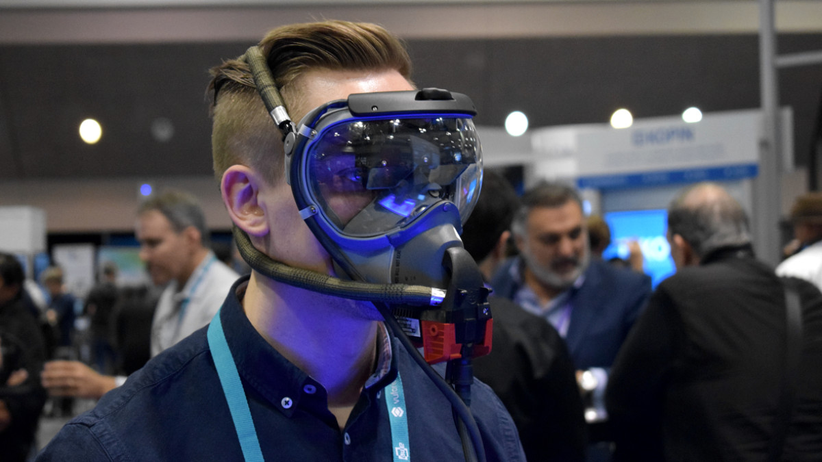 ODG's oxygen mask has an AR display to help save pilots' lives