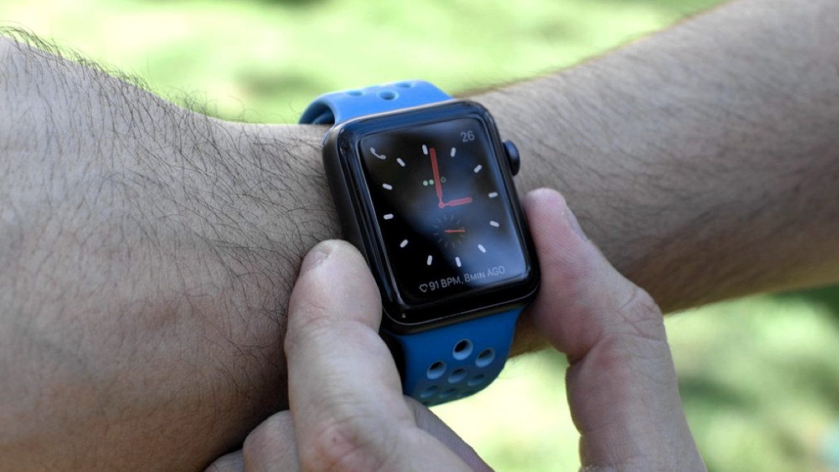 The Apple Watch Series 4 could feature a haptic side button and Digital Crown