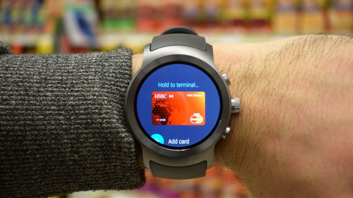 Wear OS update brings faster Google Pay, bug fixes and design improvements