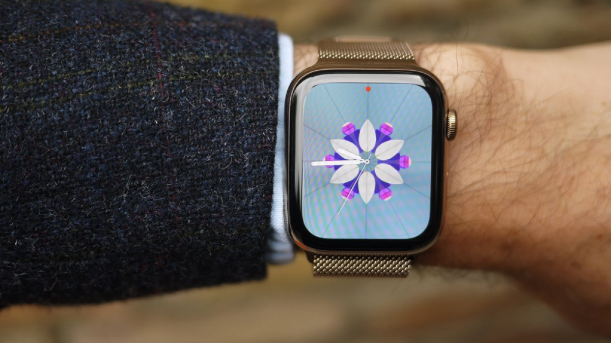 Apple Watch dominates smartwatch space ahead of Samsung and Fitbit