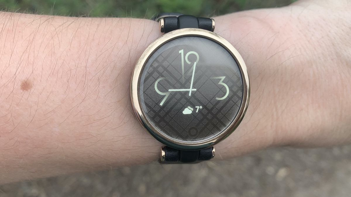 Garmin Lily review: true female-friendly smartwatch but not for athletes
