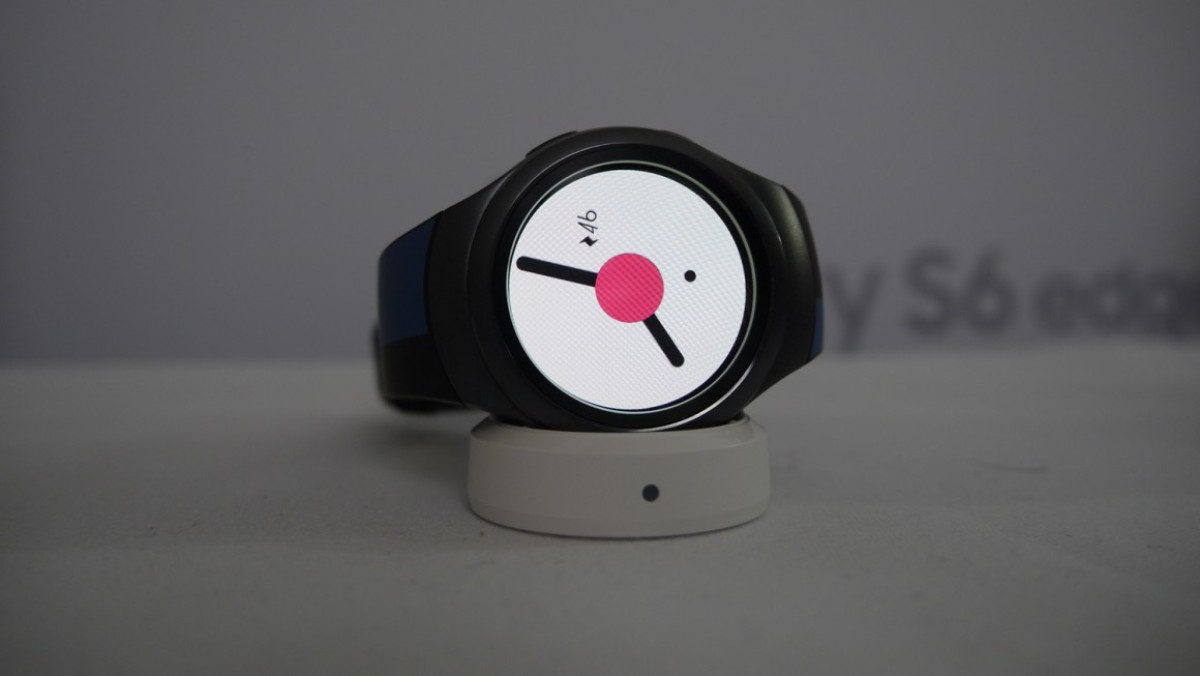 Samsung wants to open up the Gear S2 to iPhone users, but that won't be so easy