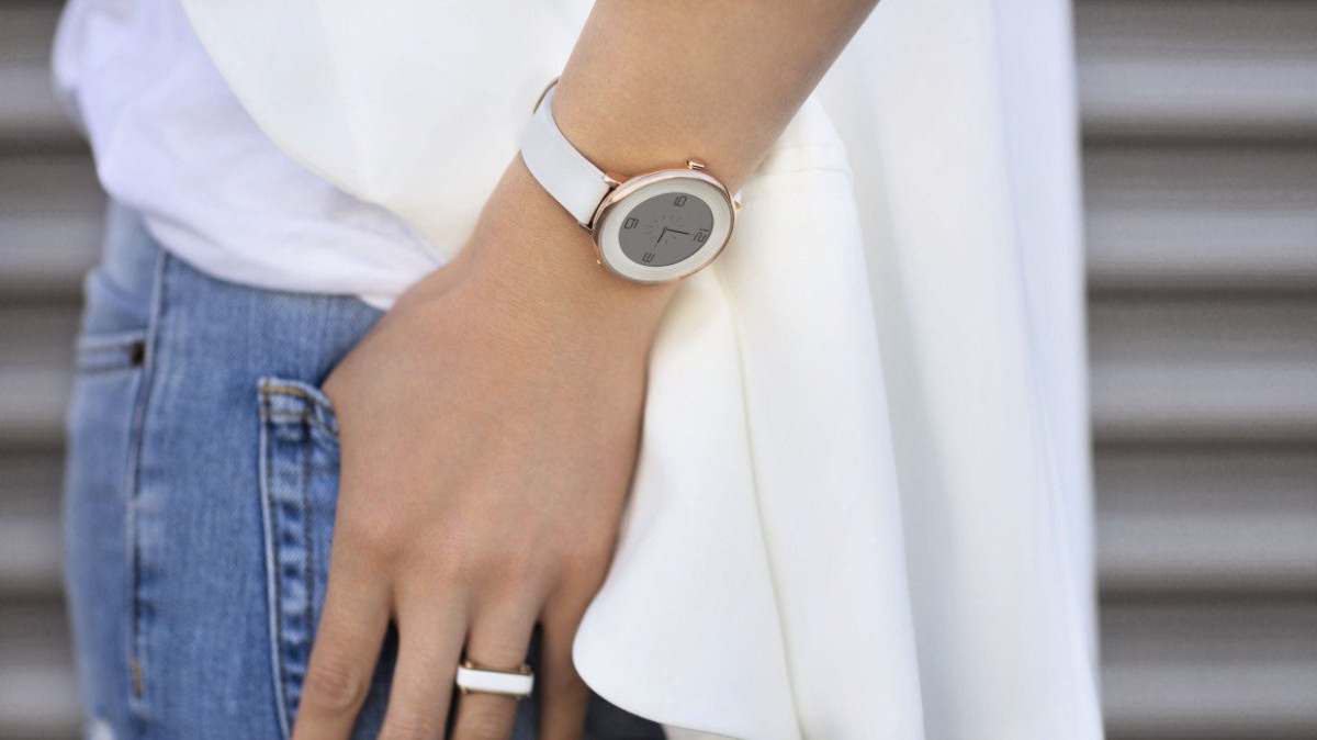 Pebble Time Round ships and lands in stores on 8 November