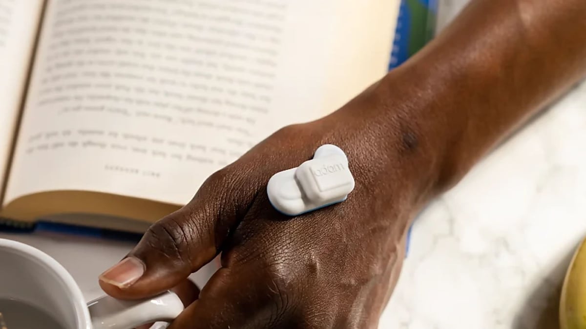 sibel health adam itch sensor on hand