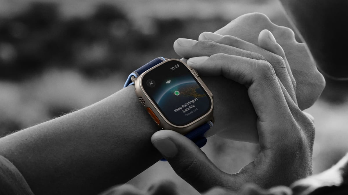 apple-watch-ultra-3-hiking-satellite